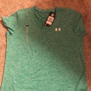 NWT!!! Women’s Under Armour Tshirt